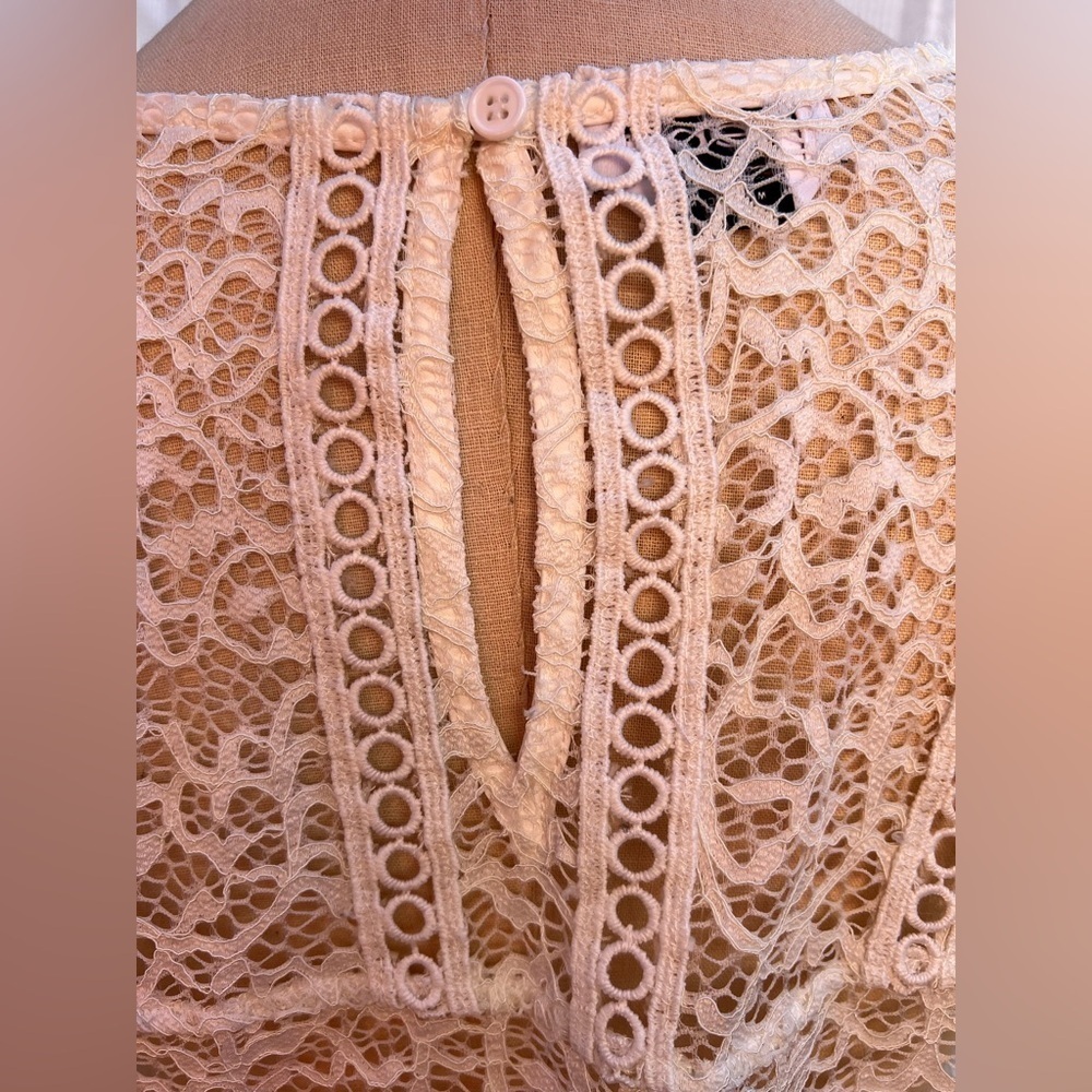 bebe Lace Ruffle Blouse Size Medium - Picture 6 of 9